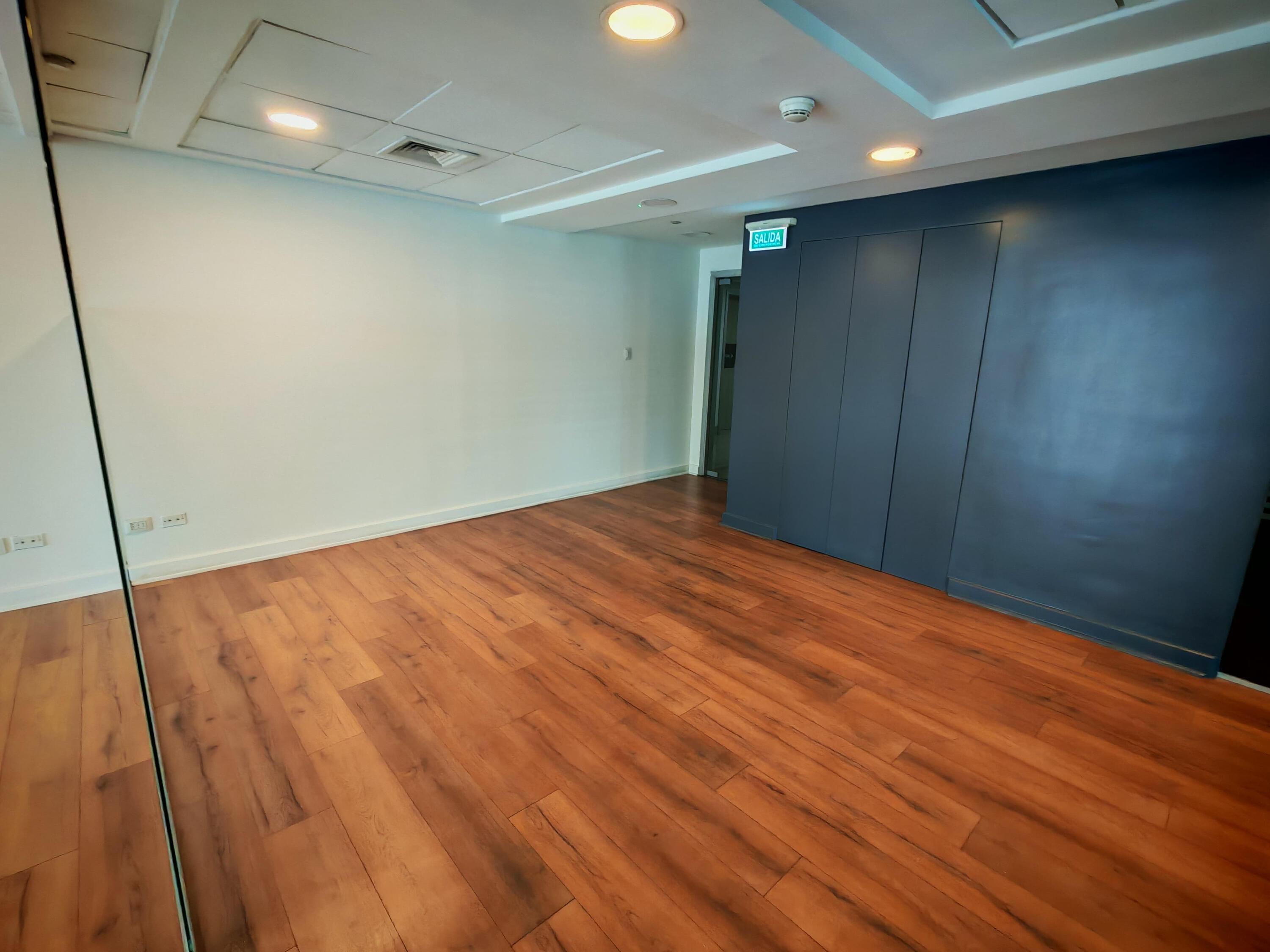 Arriendo oficina 2 world trade center las condes Arriendo oficina 1 world trade center las condes Dueño directo